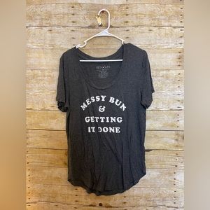 Messy bun & getting it done t-shirt 🛍